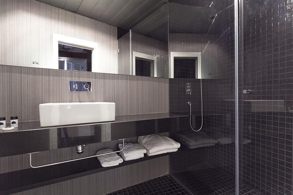 Gasthof Cosy Embajador 2*